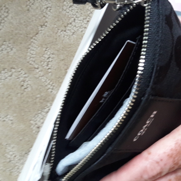 Coach Small Signature Wristlet-Still Has Tags - Picture 3 of 5